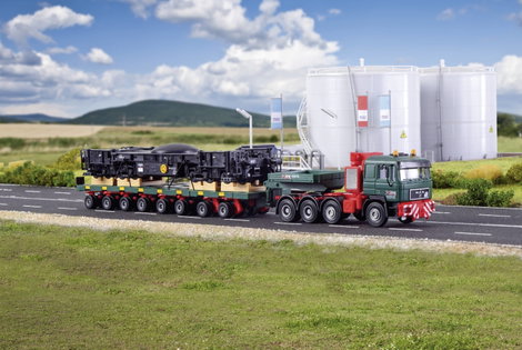 Kibri 13601 H0 Tehergépjármű modell MAN SK Scheuerle platform kocsi sín daru alsó részével 2. kép