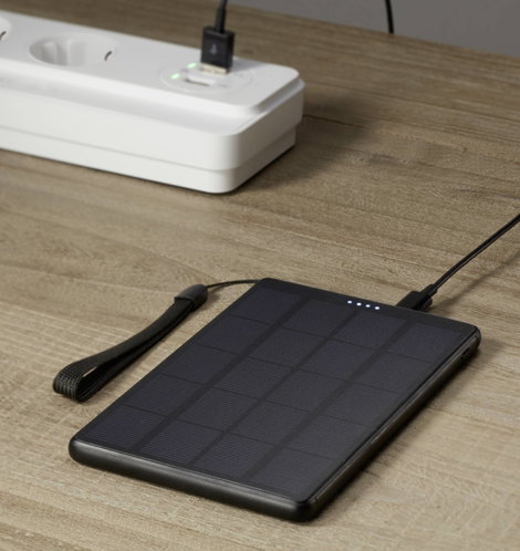 Napelemes powerbank 10 Ah, 400 mA napelemes töltőáram, Voltcraft SL-100VC 9. kép