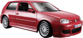 Maisto Volkswagen Golf R32 1:24 Autómodell