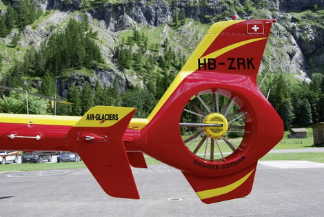 Revell 04986 Airbus EC-135 Air-Glaciers Helikopter építőkészlet 1:72 3. kép