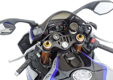 Tamiya 300014133 Yamaha YZF-R1M Motorkerékpár építőkészlet 1:12 9. kép