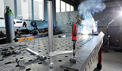 Csavarbilincs hegesztőasztalokhoz Bessey TW28-30-12K Szorítási szélesség (max.):300 mm Visszavonás:1 3. kép