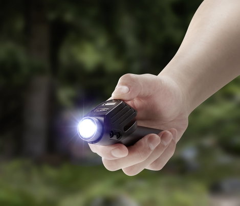 Vészkalapács, biztonsági öv vágó, LED-es lámpa, USB töltő, Basetech BT-2357759 BT99 8. kép