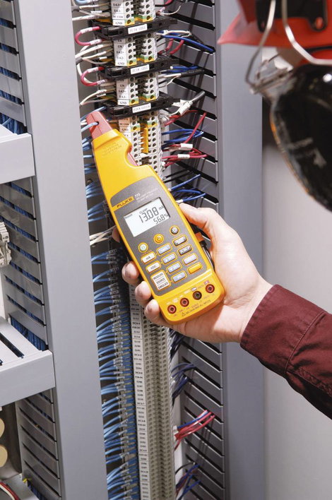 Gyengeáramú DC lakatfogó, True RMS funkcióval 100mA/DC, Fluke 773 3. kép